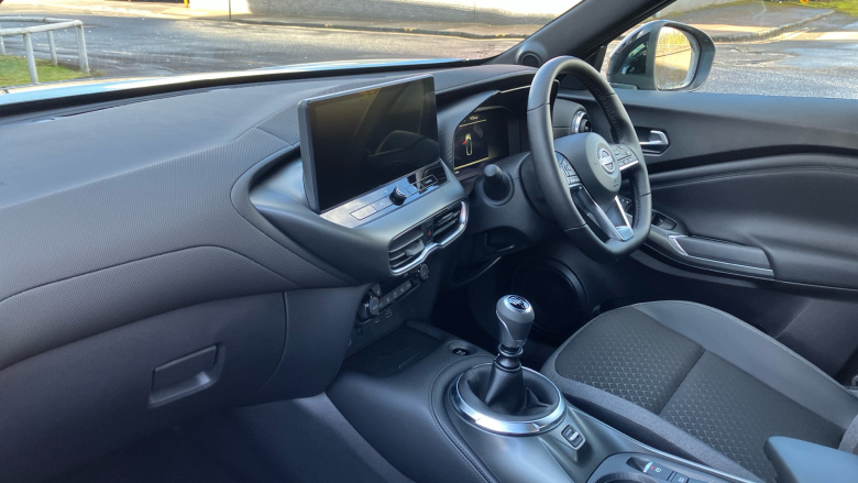 Nissan Juke 1.0 DiG-T N-Connecta 5dr Petrol Hatchback